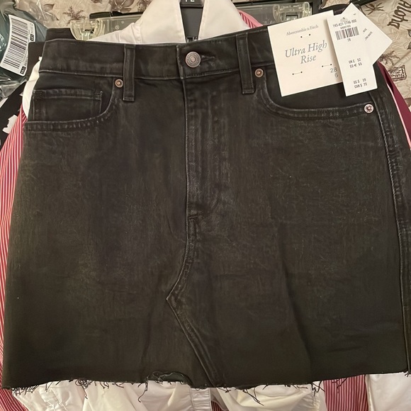 Abercrombie & Fitch -High Rise- Black Jean Skirt - Picture 1 of 9